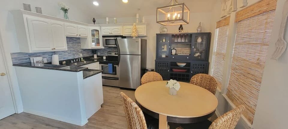 Apartment, 2 Bedrooms | Private kitchen | Coffee/tea maker, fridge, oven, toaster