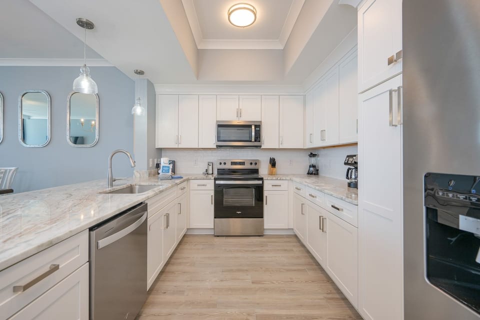 Condo, 3 Bedrooms | Private kitchen | Coffee/tea maker, fridge, oven