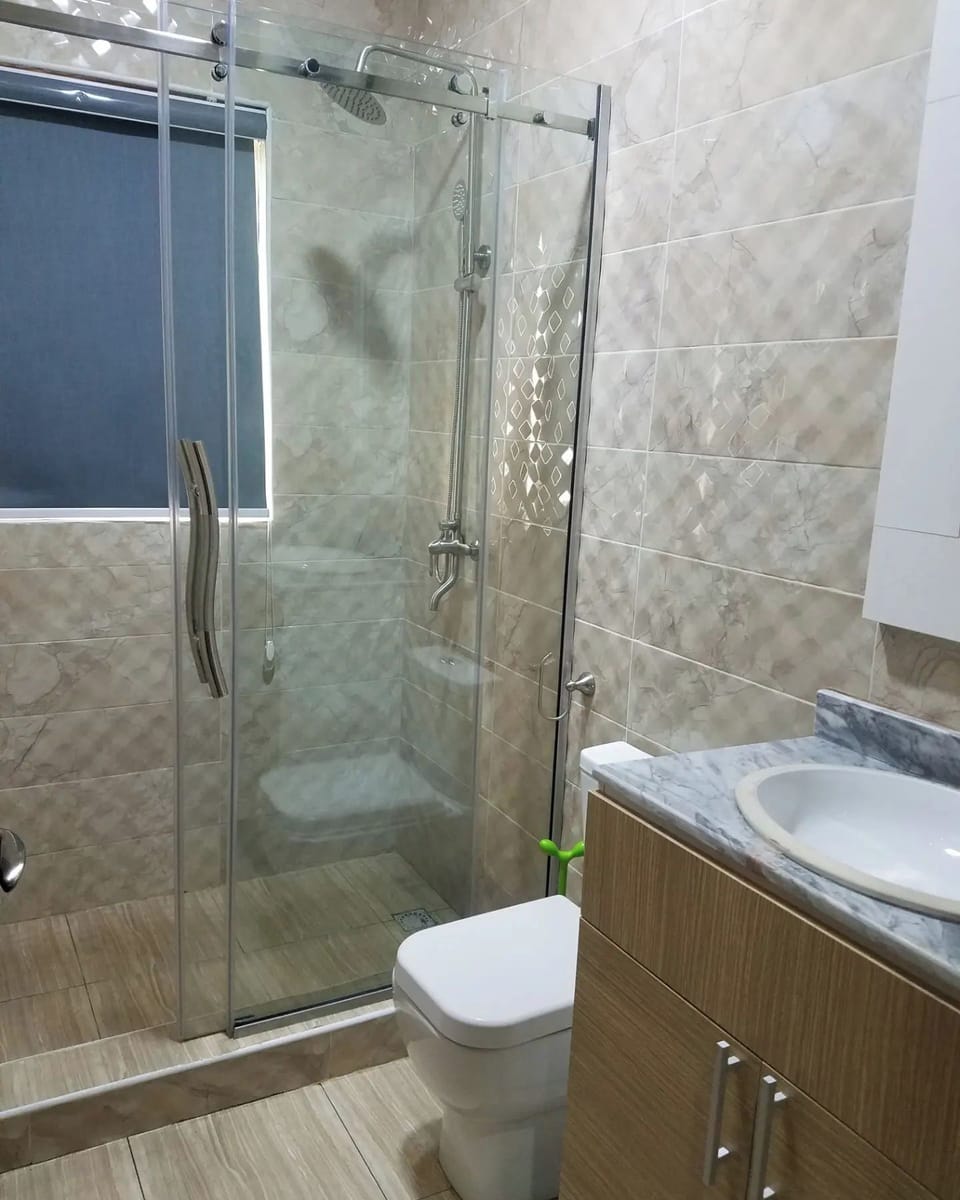 Deluxe Room, Balcony, City View | Bathroom | Free toiletries, hair dryer, towels, soap