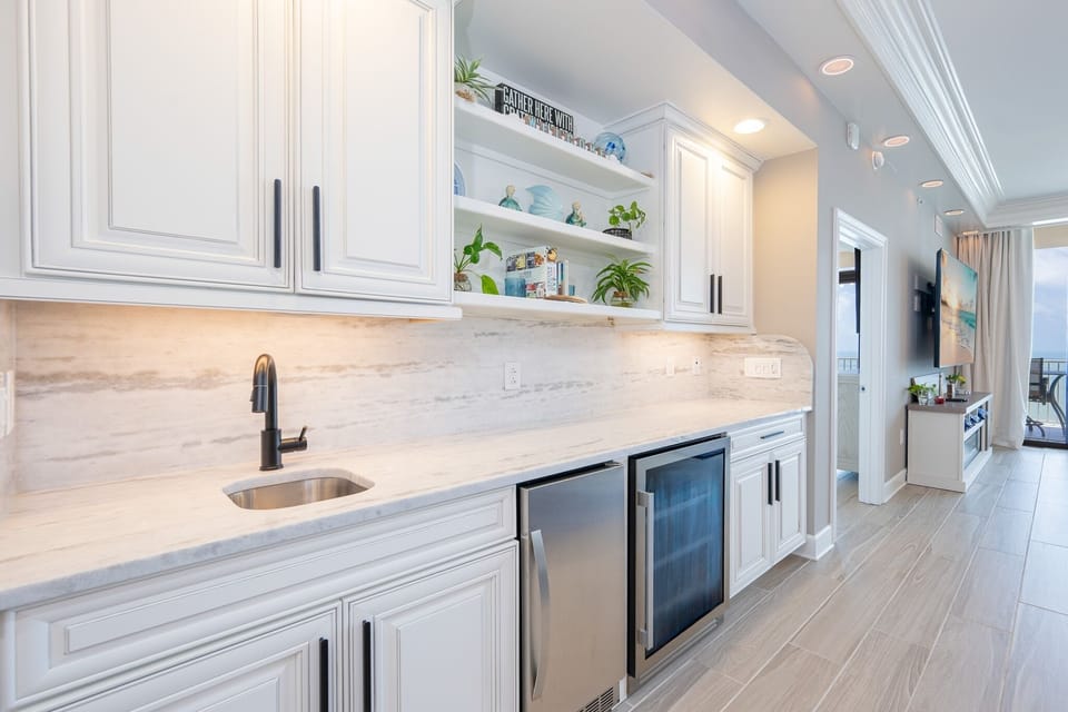 Condo, 3 Bedrooms | Private kitchen | Coffee/tea maker, fridge, oven