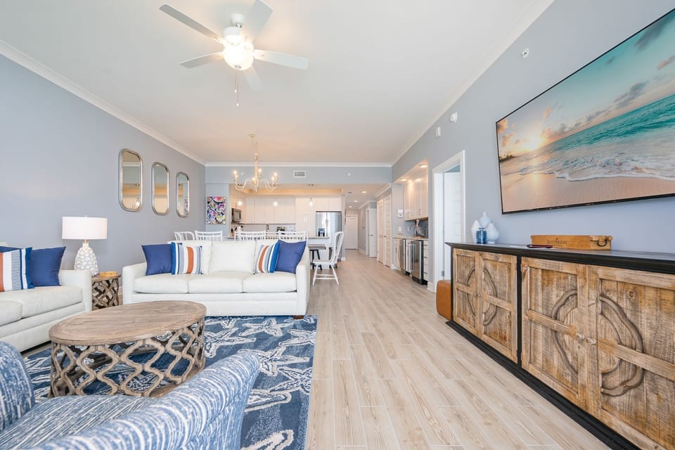Condo, 3 Bedrooms | Living area