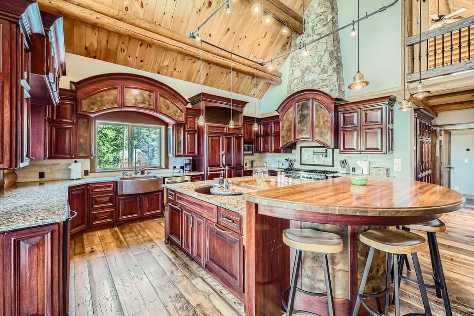 House, 6 Bedrooms | Private kitchen | Coffee/tea maker, fridge, oven, toaster