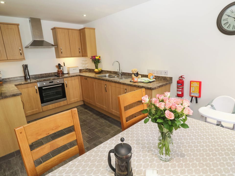 Fridge, microwave, toaster, cookware/dishes/utensils