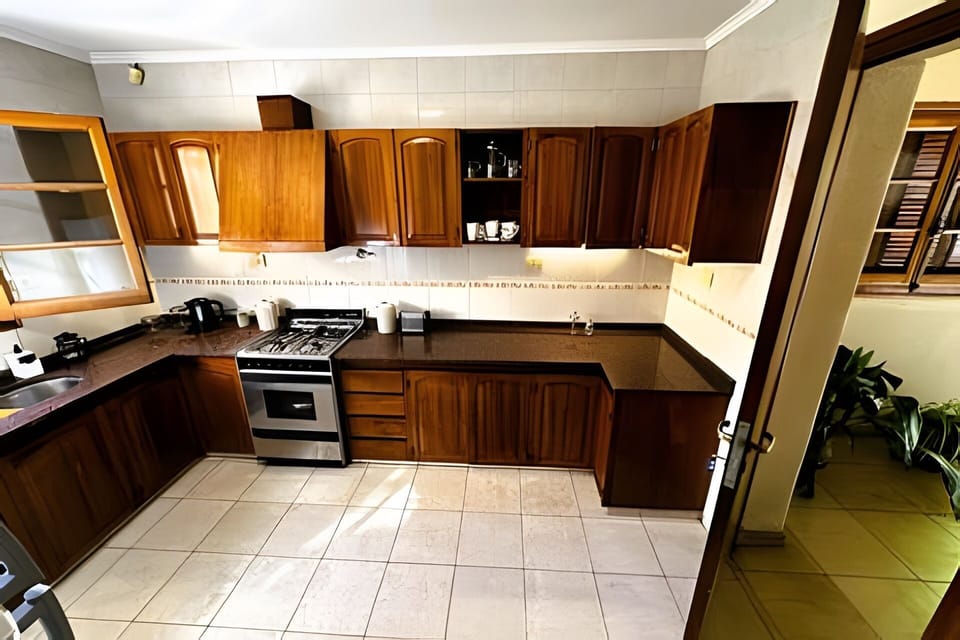 Microwave, oven, stovetop, cookware/dishes/utensils