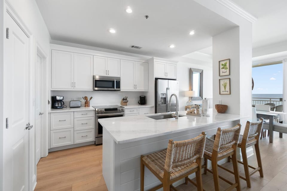 Condo, Multiple Beds (La Playa 302) | Private kitchen | Oven, toaster, paper towels
