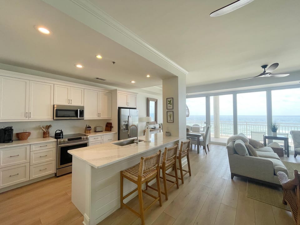 Condo, Multiple Beds (La Playa 302) | Private kitchen | Oven, toaster, paper towels