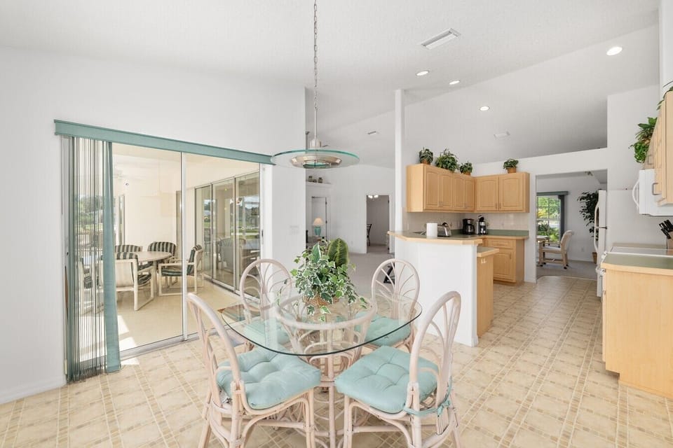 Breakfast nook