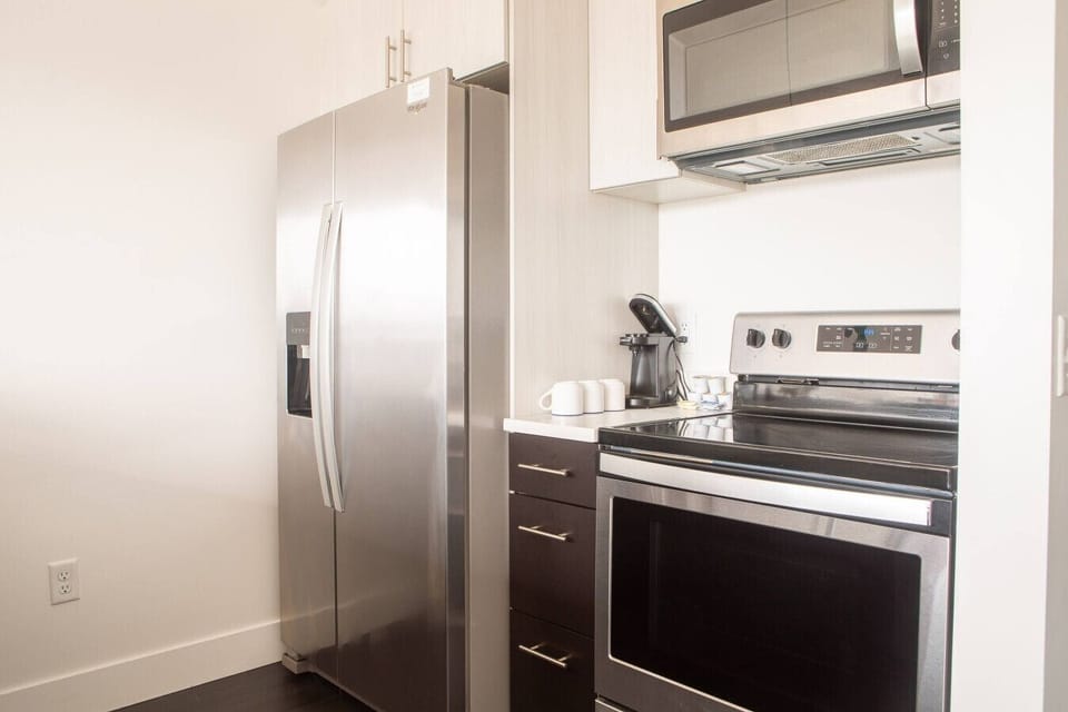 Fuel up for a day of exploring Milwaukee with the fully equipped kitchen and complimentary Keurig coffee