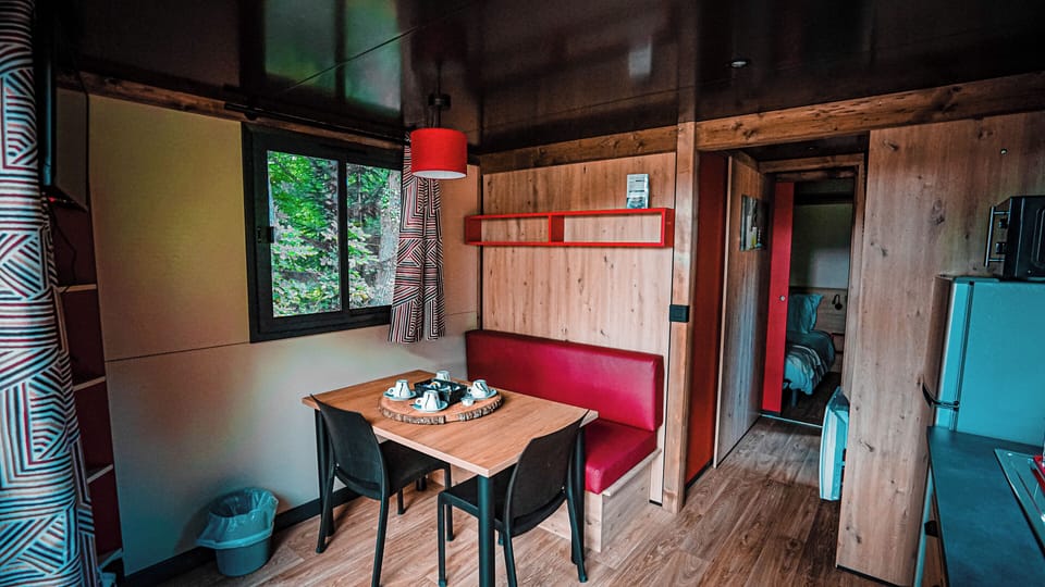 Family Chalet, 2 Bedrooms, Lake View | Living area | TV
