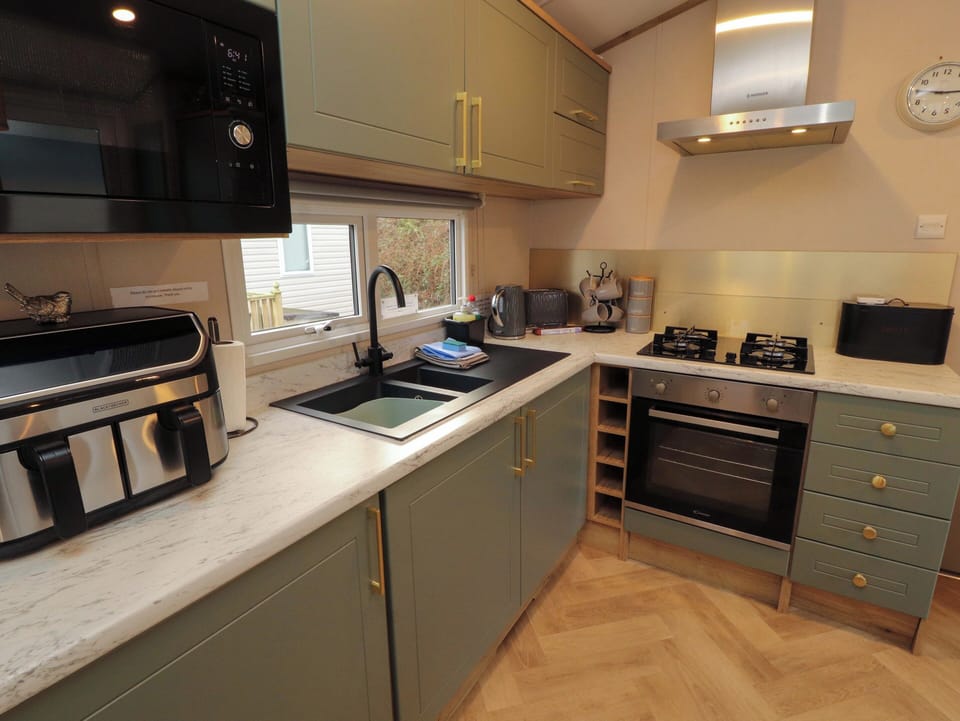 Cottage | Private kitchen | Cookware/dishes/utensils