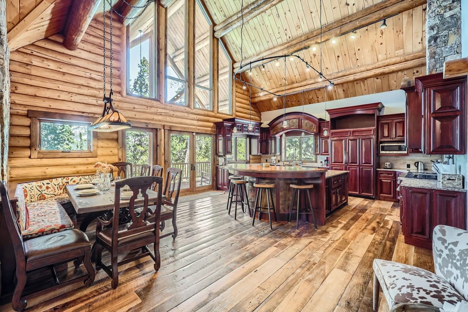 Stunning Transition Into a Luxurious Kitchen Space