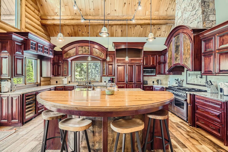 Sophisticated Elevated Seating Area Perfectly Integrated into the Kitchen