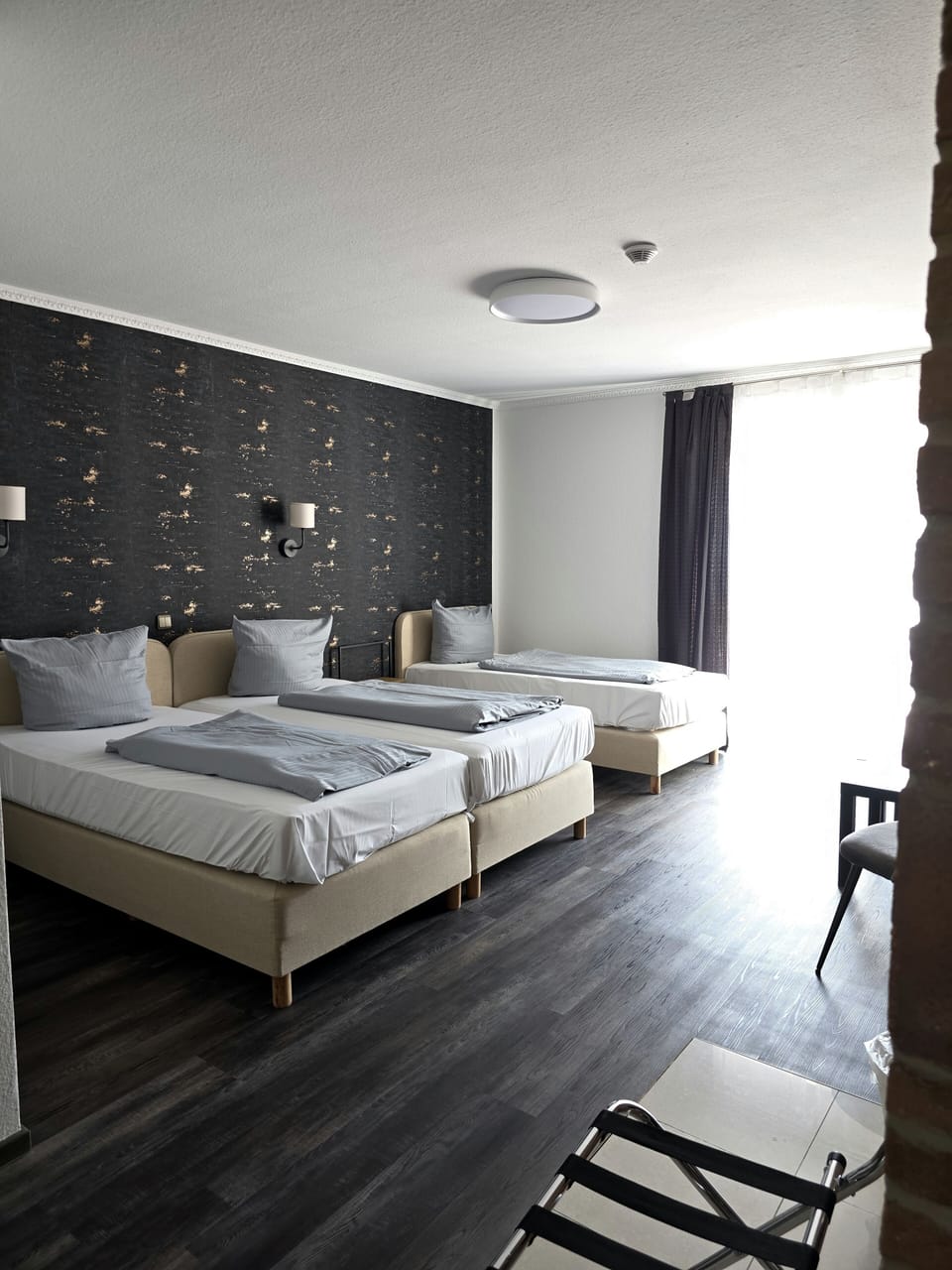 Basic Double or Twin Room, 2 Twin Beds, Non Smoking | 1 bedroom, hypo-allergenic bedding, individually decorated, desk
