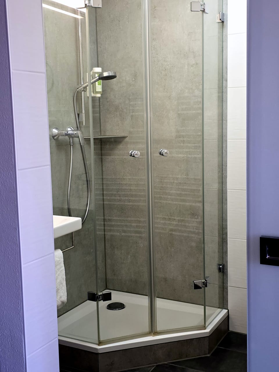 Bathroom shower