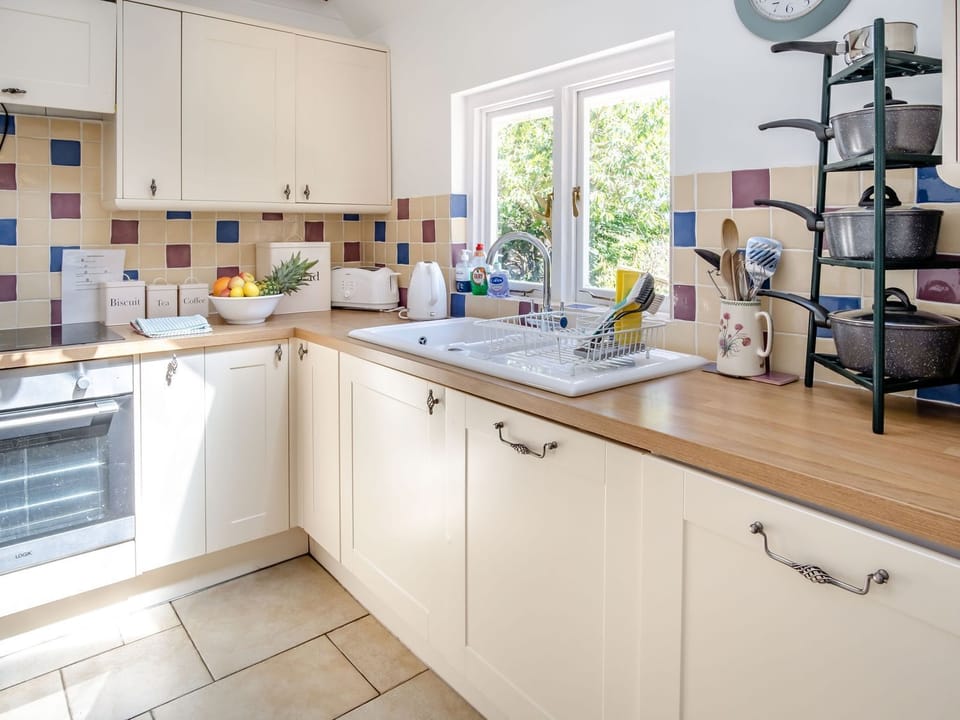 Dishwasher, cookware/dishes/utensils