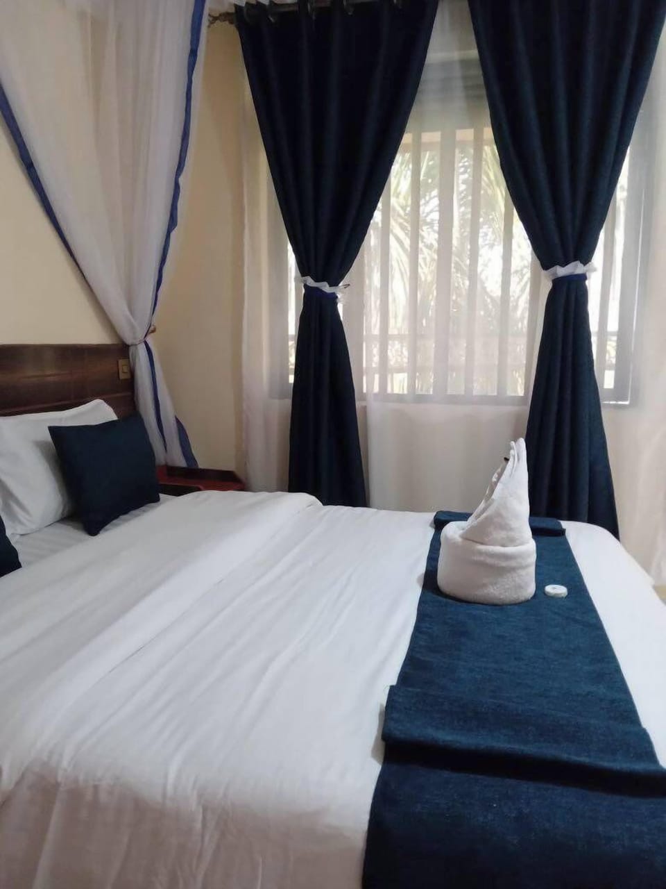 Free WiFi, bed sheets