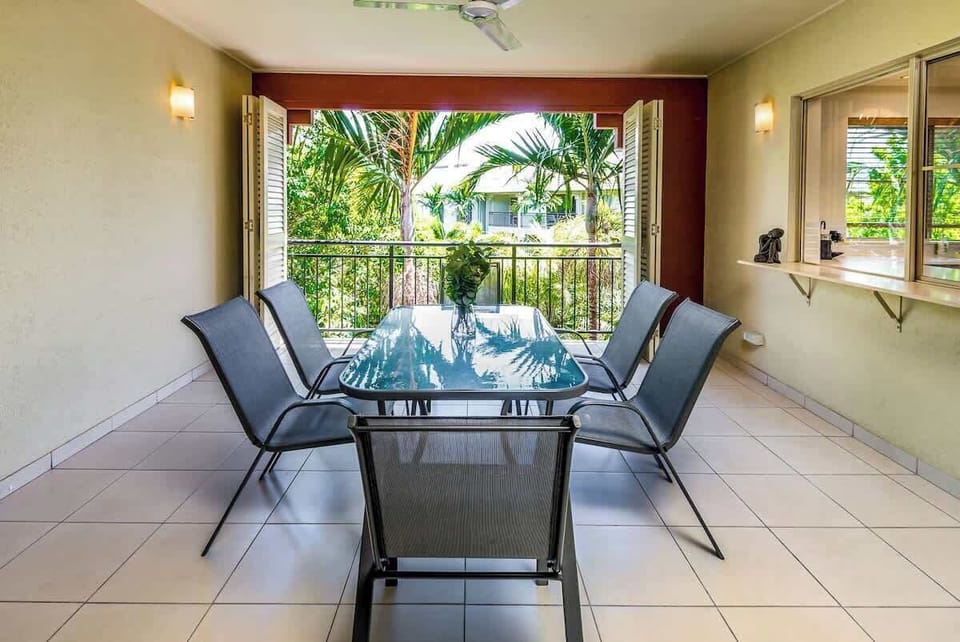 This apartment is beautifully designed with idyllic indoor and outdoor spaces that create a seamless connection with nature. 

