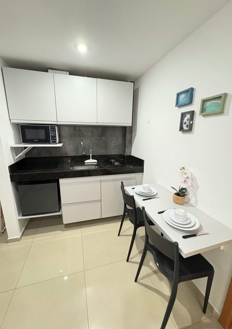 Apartment | Blackout drapes, iron/ironing board, free WiFi, bed sheets