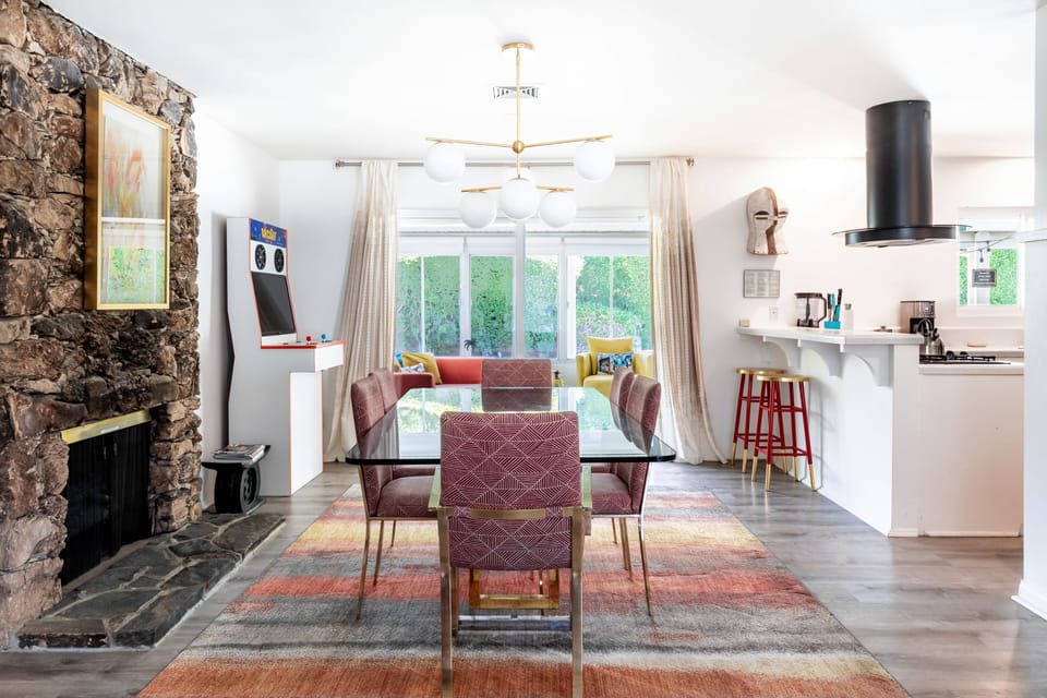 Dining Area (1)