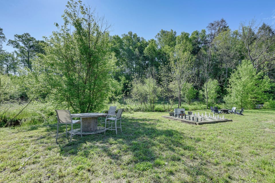 Fire Pit | Chessboard | Outdoor Dining Area