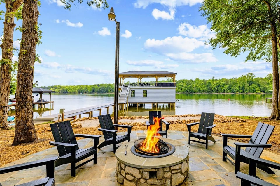 Fire Pit - Evenings by the flames with the lake and boathouse framed straight ahead.