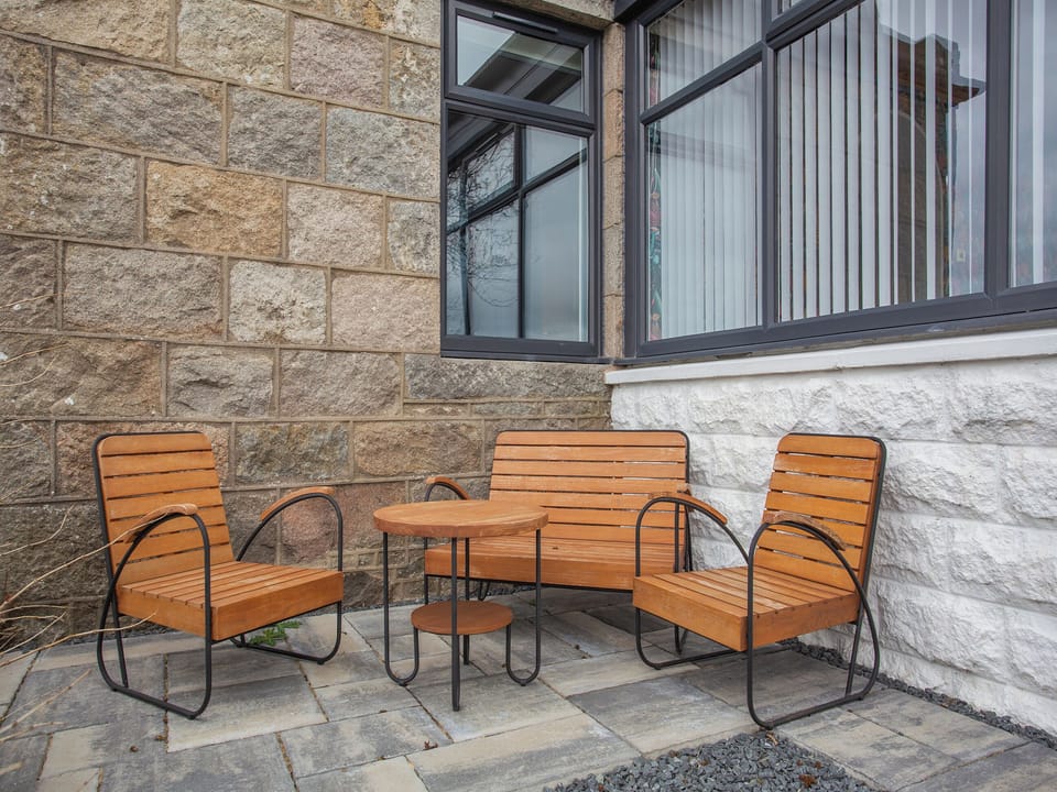 Sitting-out-area | Hogholm Farmhouse, Inverurie