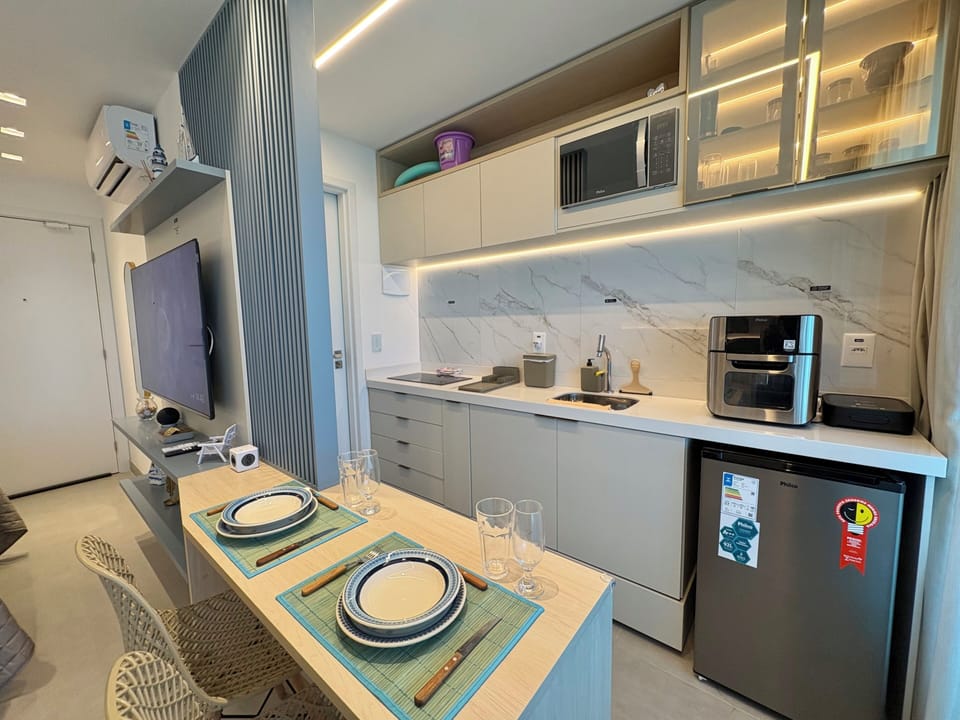 Deluxe Room, Sea View | Private kitchen