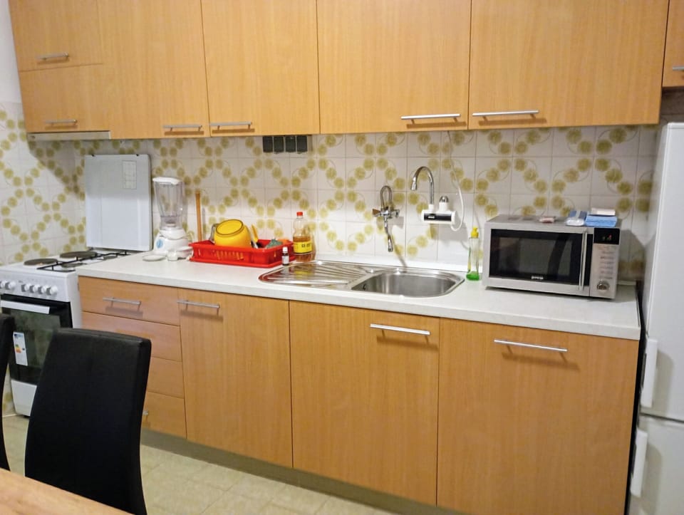 Apartment | Private kitchen | Fridge, microwave, oven, stovetop