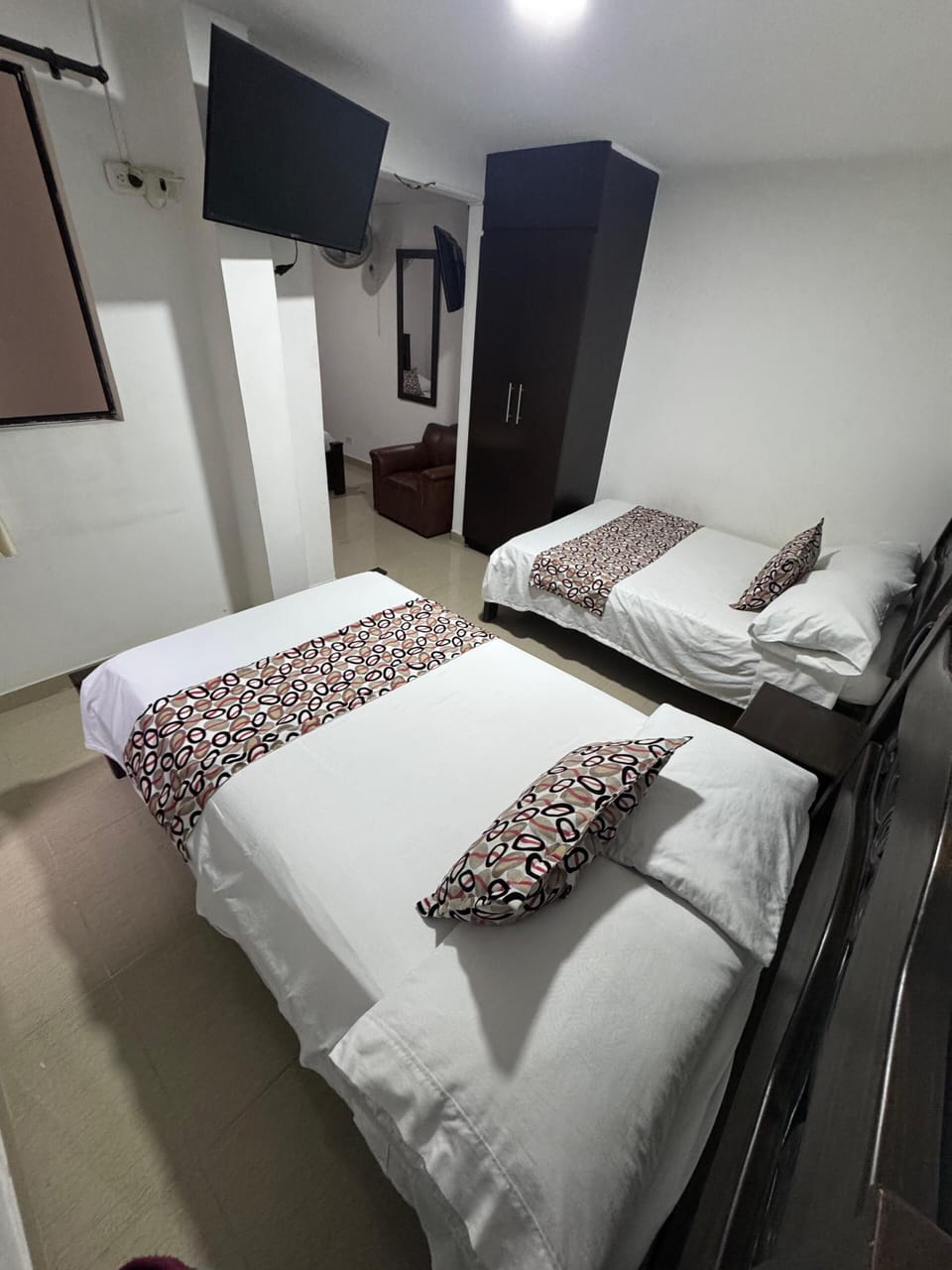 Deluxe Triple Room, 1 Bedroom, Ensuite | Free WiFi