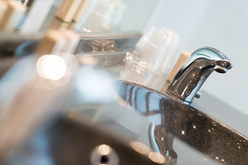 Select Comfort beds, in-room safe, desk, soundproofing