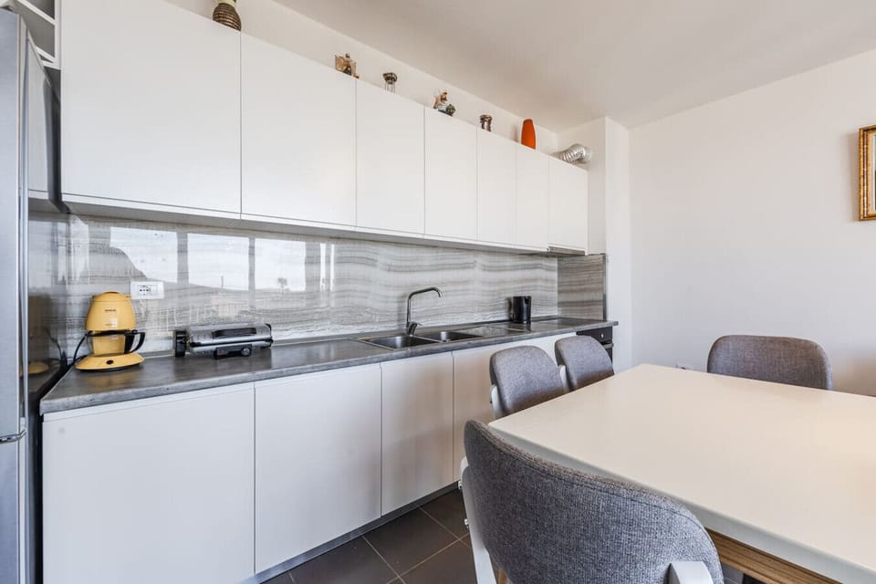 Fully-equipped kitchen