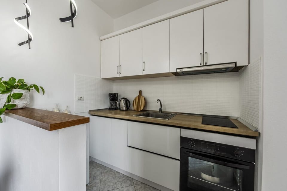 Fully-equipped kitchen