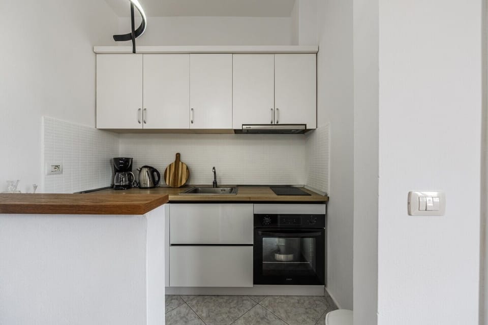 Fully-equipped kitchen