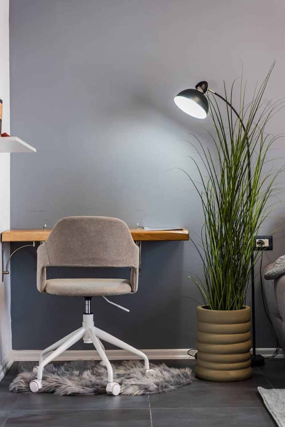 Living room details - work space