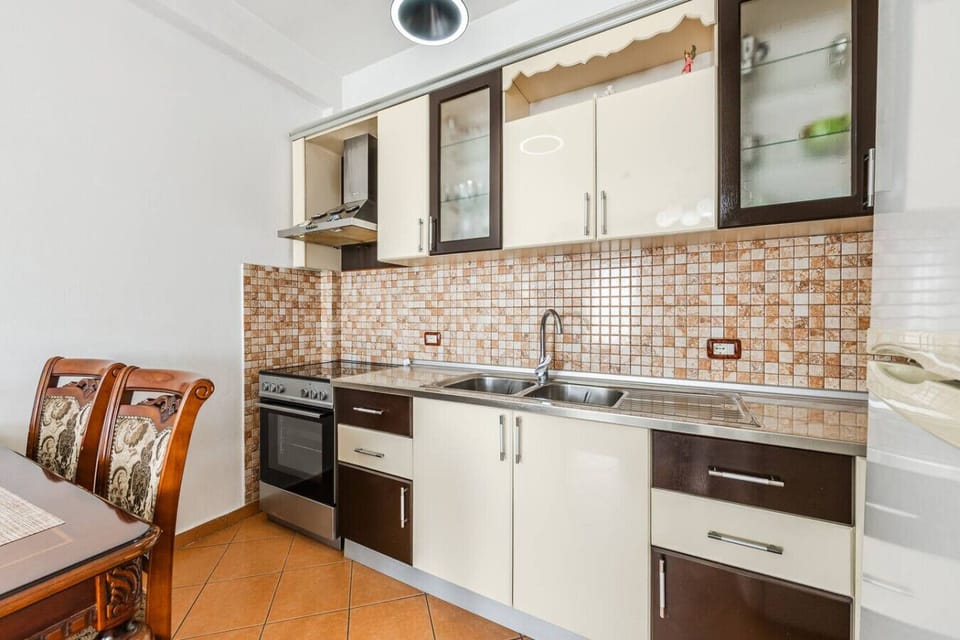 Fully-equipped kitchen