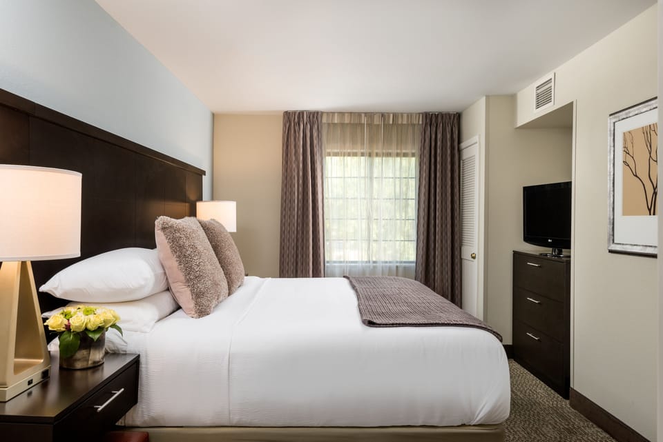 In-room safe, desk, iron/ironing board, WiFi (free)