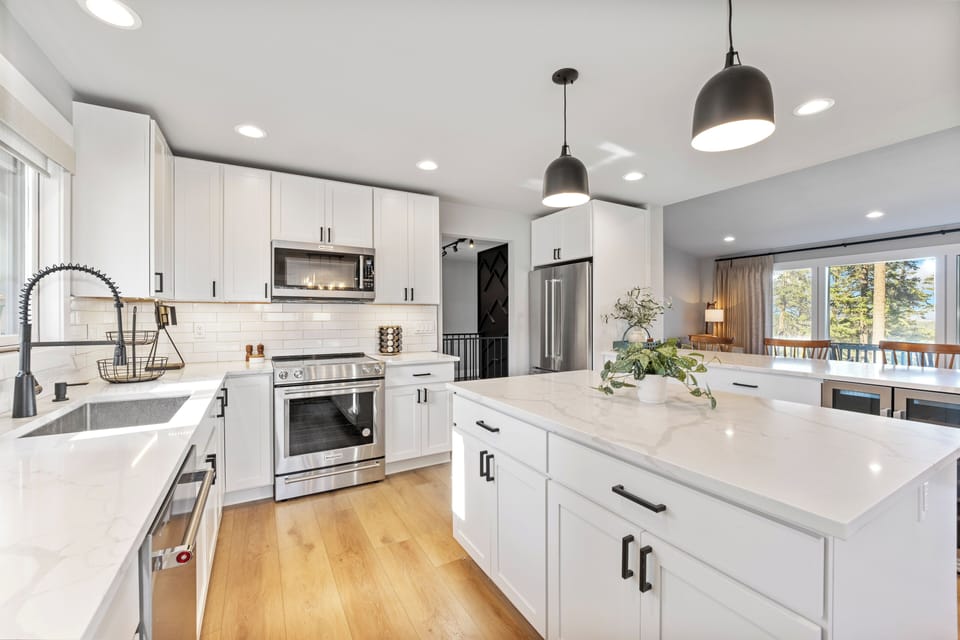 Spotless Black and White Kitchen | Main Level