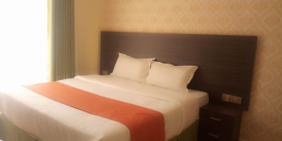 Free WiFi, bed sheets