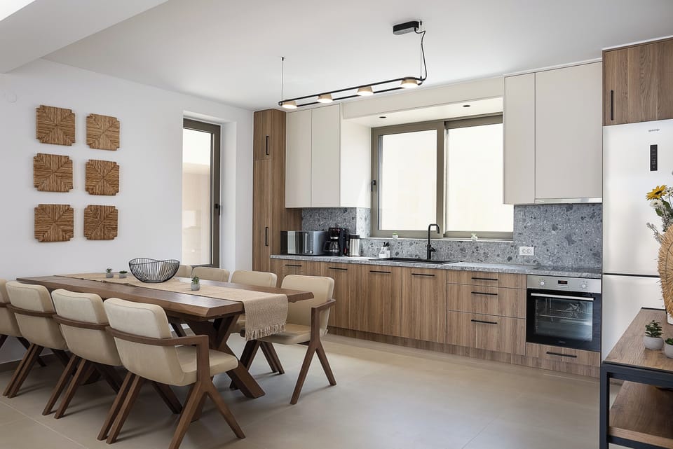 Fully equipped kitchen with all modern appliances
