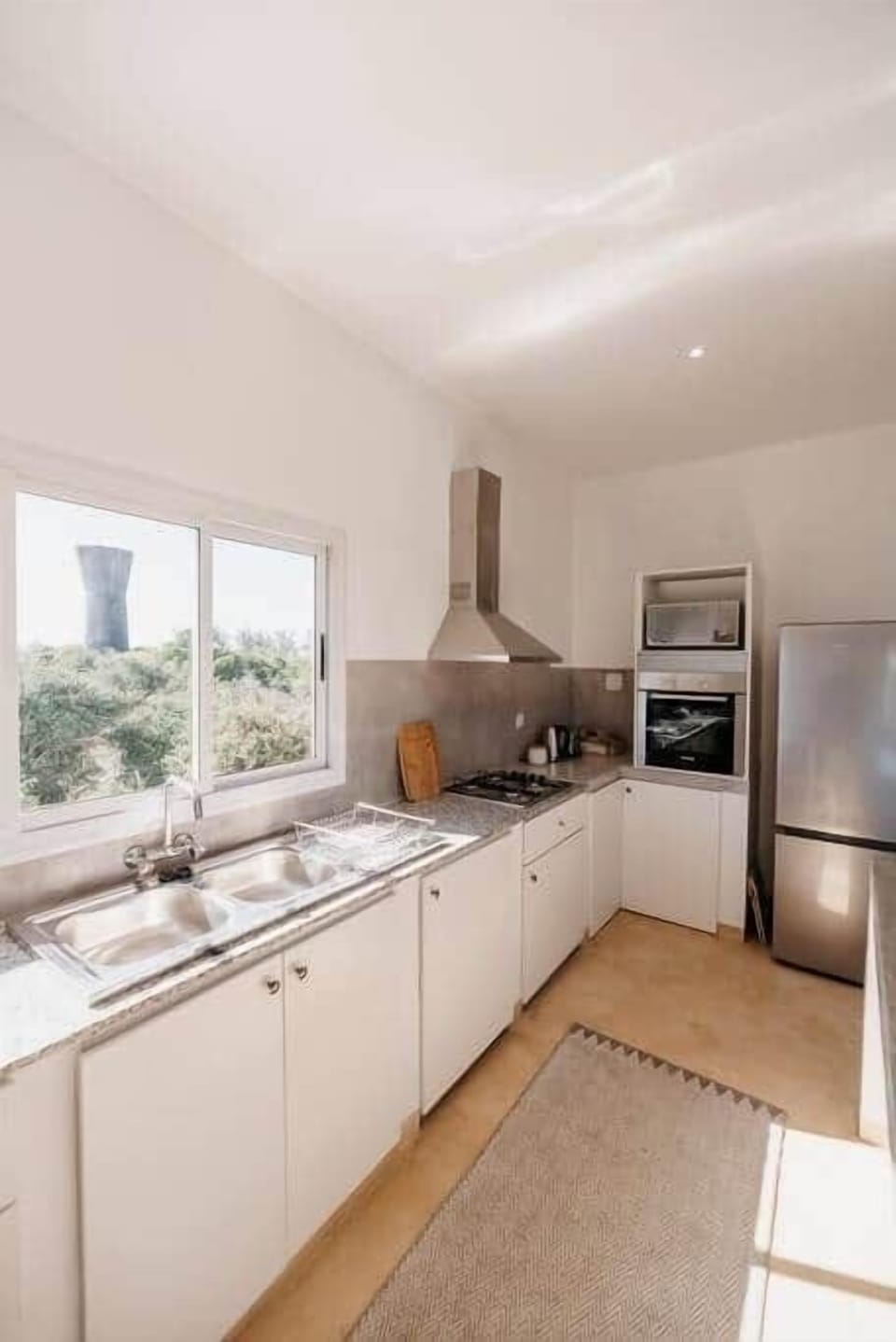 Fully functional kitchen