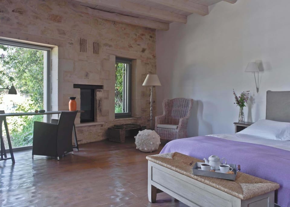 Spacious Double Bedroom with Outdoor Access