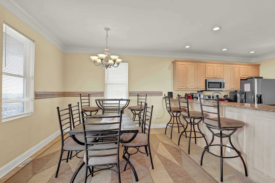 Casual bites or big feasts—everyone has a seat in this inviting space made for togetherness.