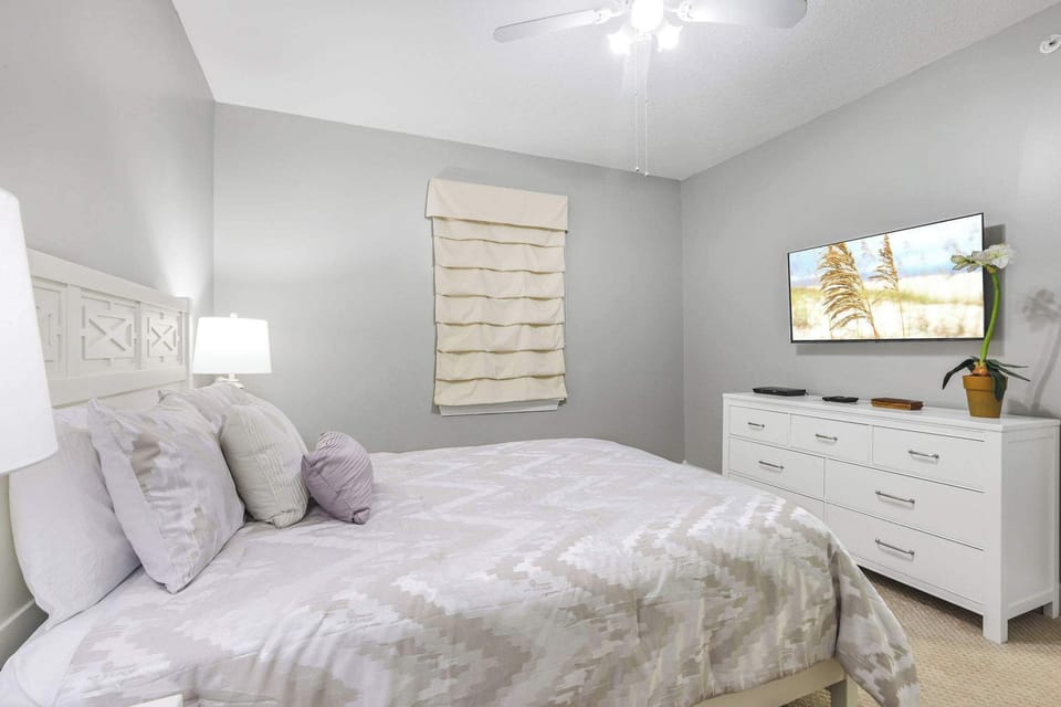 BR 3 with queen bed