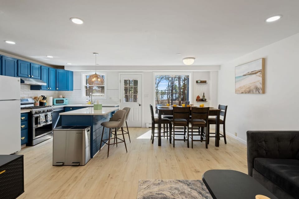 Dining Area 1 and Kitchen 1