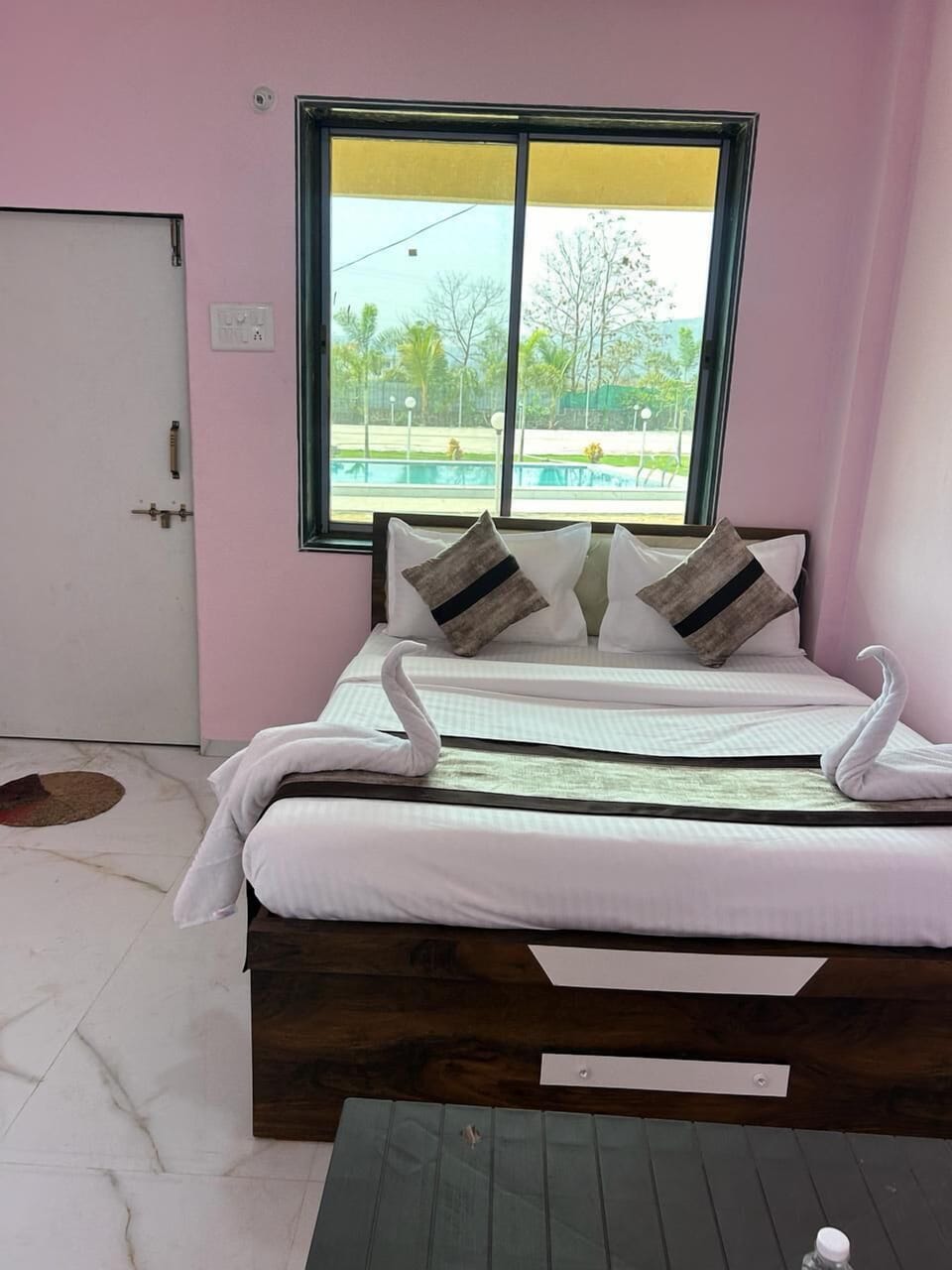 Deluxe Double Room | Soundproofing
