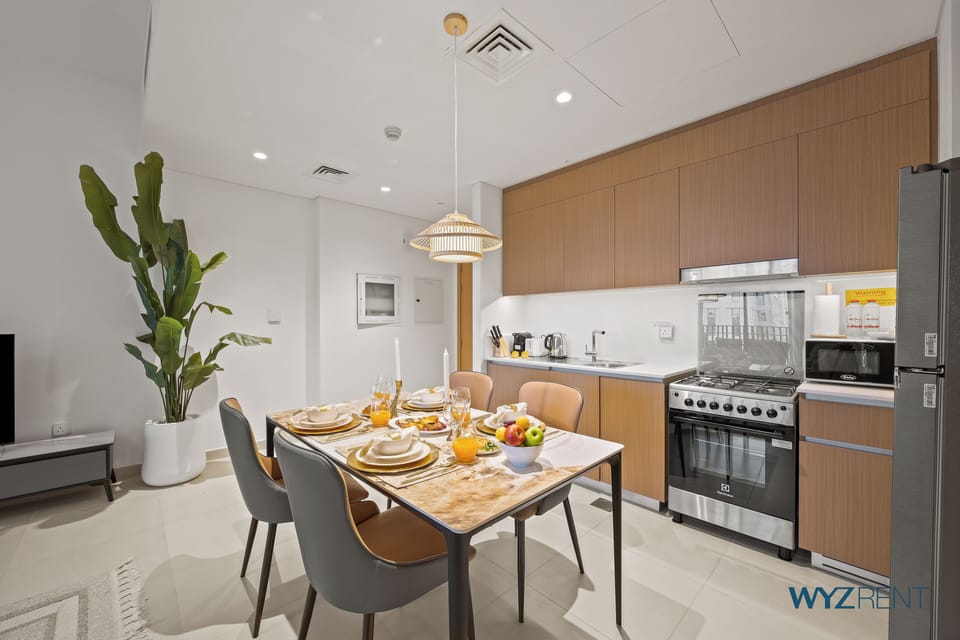 Apartment, Balcony, Courtyard View | Private kitchen | Fridge, microwave, oven, stovetop