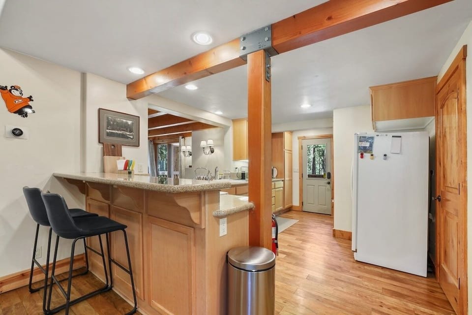House, 4 Bedrooms | Private kitchen | Coffee/tea maker, fridge, oven, toaster