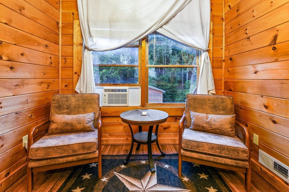 Cabin, 2 Bedrooms | Interior