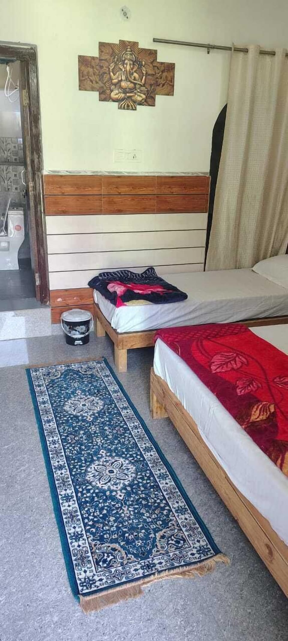 Quadruple Room, Non Smoking, Mountain View | Bed sheets