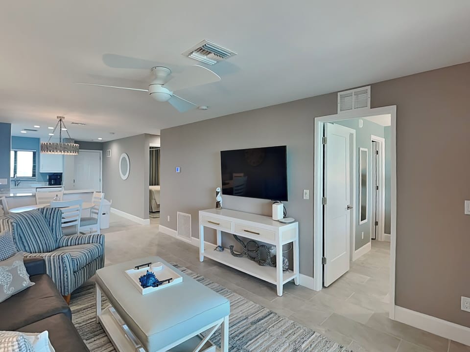 Living Room - Smart TV